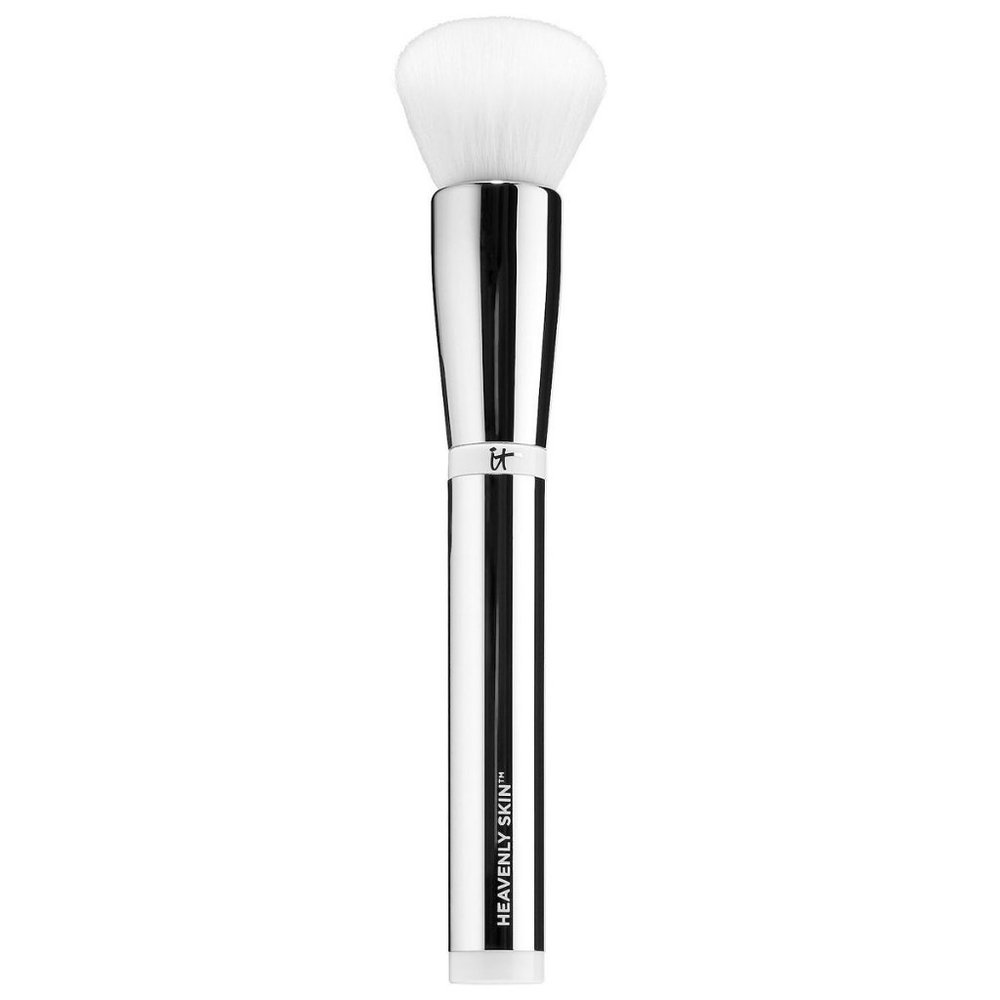 IT HEAVENLY SKIN BRUSH #702 NWOT NEVER USED